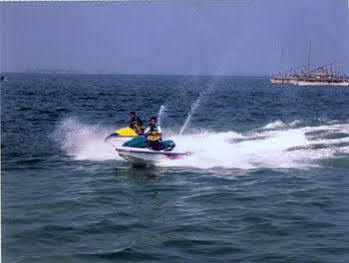 Pulau Ayer Resort And Cottages Джакарта Экстерьер фото